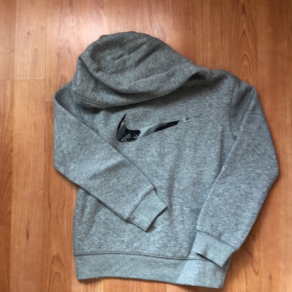 NIKE boys sweatshirt size 5